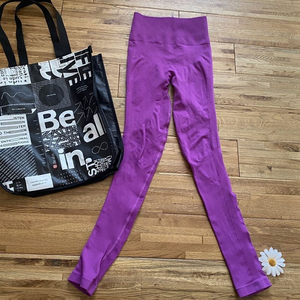 LULULEMON Size 4‎ Ultra Violet ZONE IN TIGHT Seamless Compression Crop Pants